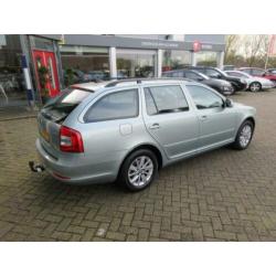 Skoda Octavia Combi 1.4 TSI Ambition Automaat/ Airco/ Trekha