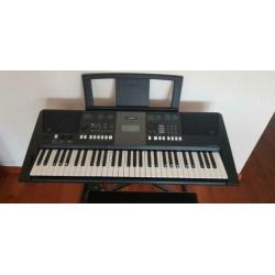 Keyboard Yamaha PSR E423