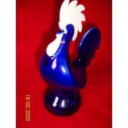 ,,goebel" haan in donkerblauw en wit geglazuurd porselein