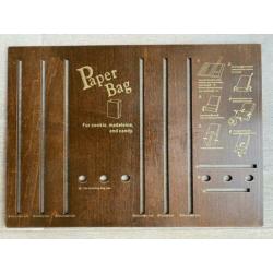 Houten mallen, 2x envelop en 1x papieren zak (paper bag)