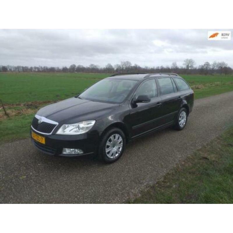 Skoda Octavia Combi 1.2 TSI Ambition airco cv bj 2012 apk 2-