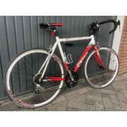 Peloton race fiets wielrenfiets goede staat
