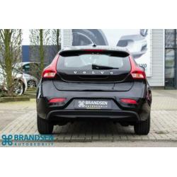 Volvo V40 2.0 D2 Momentum Business -Navi-Leder- (bj 2015)