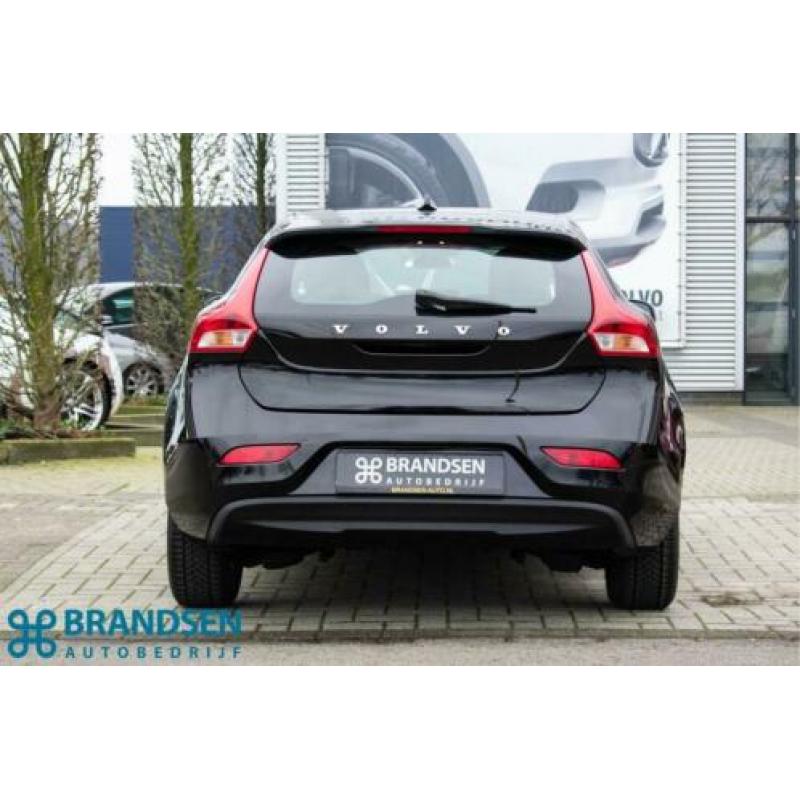 Volvo V40 2.0 D2 Momentum Business -Navi-Leder- (bj 2015)