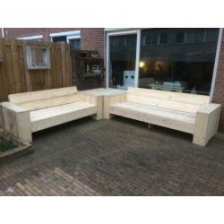 Loungebanken van nieuw steigerhout