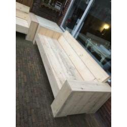 Loungebanken van nieuw steigerhout