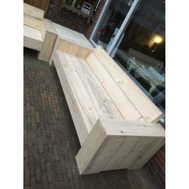 Loungebanken van nieuw steigerhout