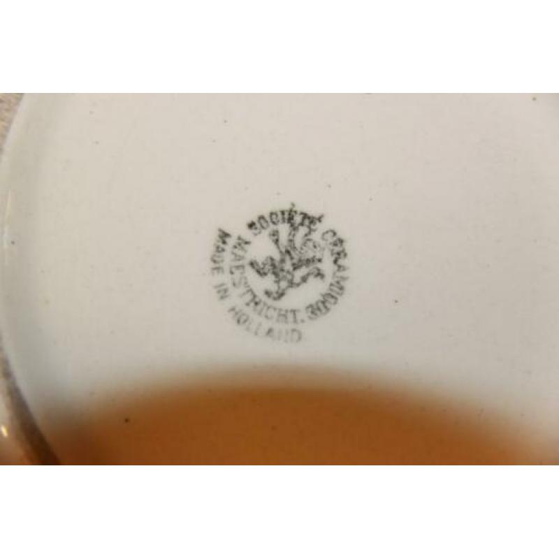 Chamber pot societe ceramique maastricht.