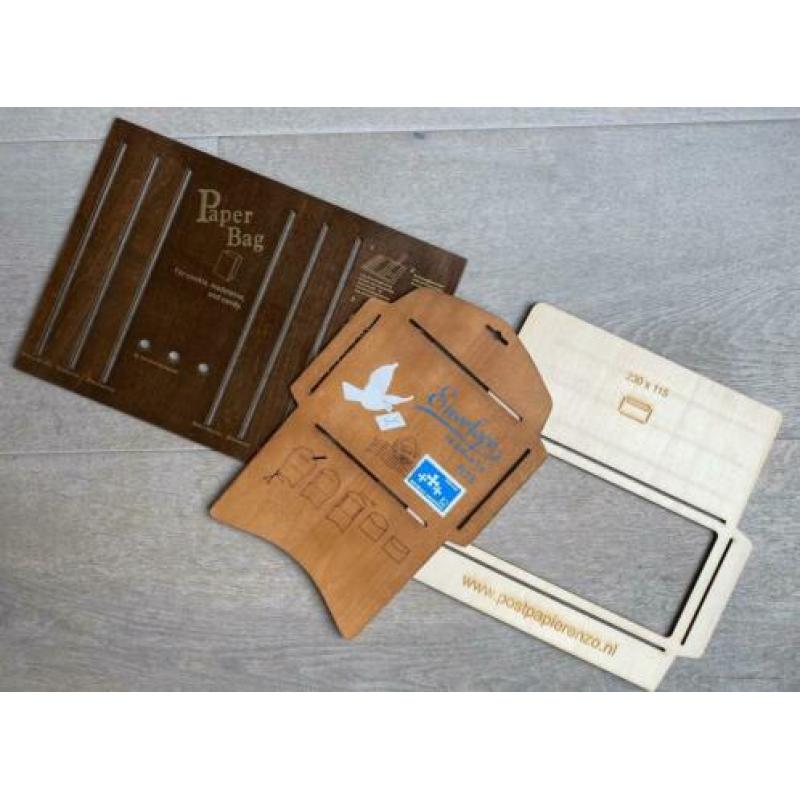 Houten mallen, 2x envelop en 1x papieren zak (paper bag)