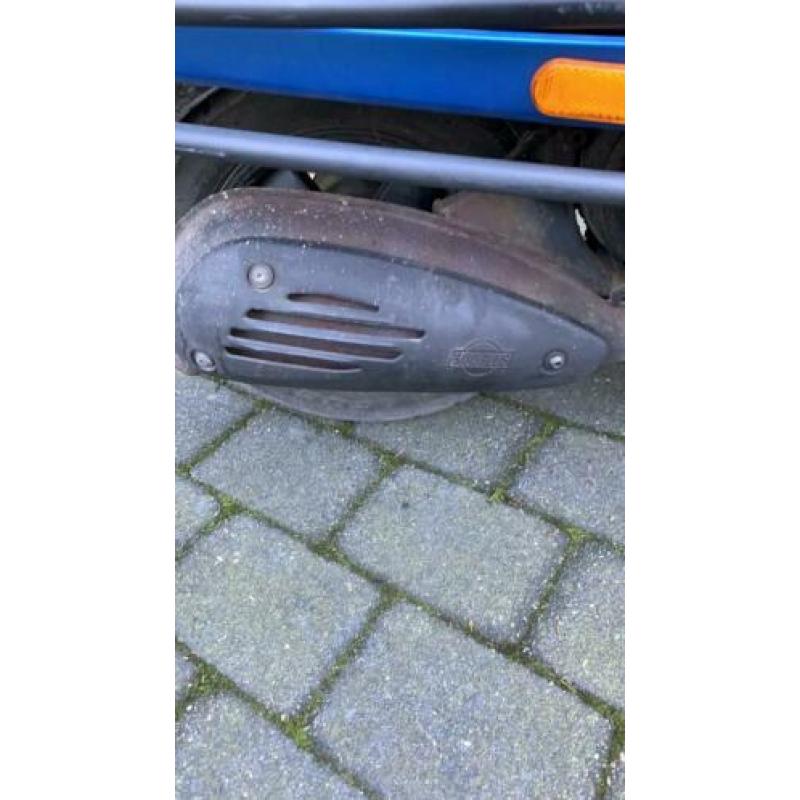 Vespa S full option 2takt geel kenteken