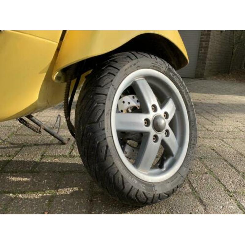 Vespa LX 50 | 4 takt | geel kenteken | unieke kleur