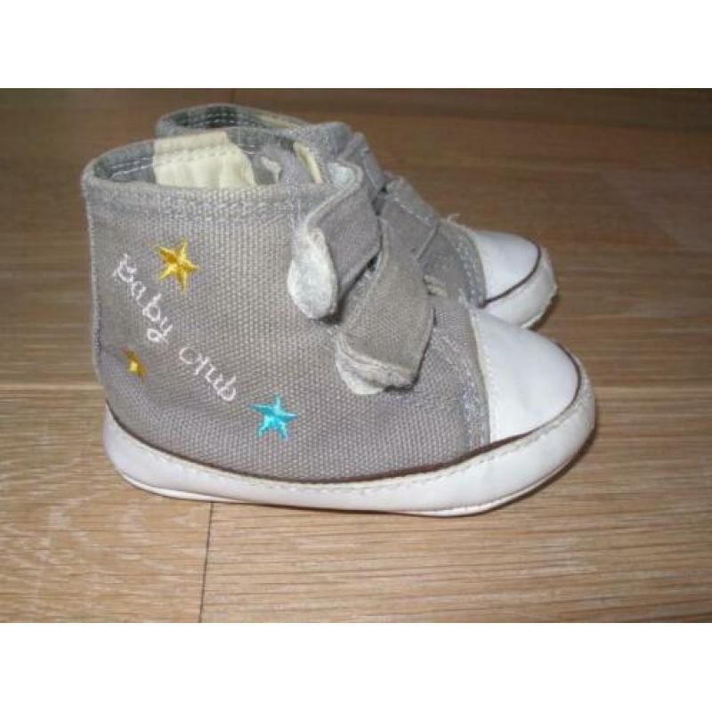 Grijze babyschoentjes, maat 19