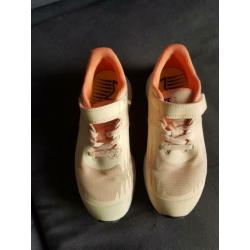 Nike zalm roze maat 33