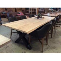 Prachtige Eiken Boomstam tafels Tafelbladen SHOWROOM OPEN