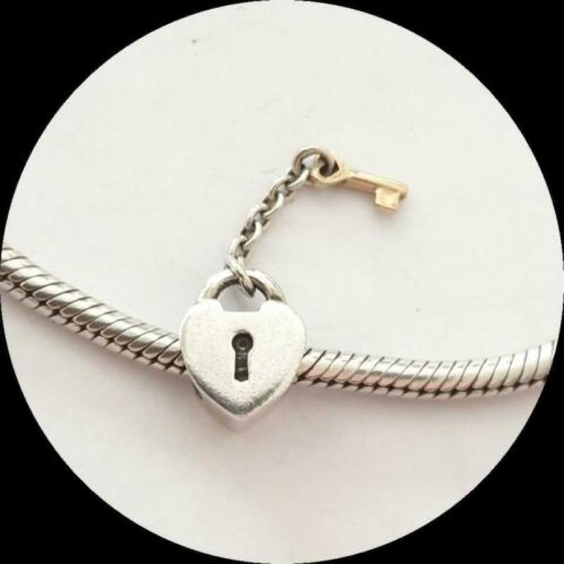 Pandora Hart met Gouden Sleutel 790288 / zilveren bedel
