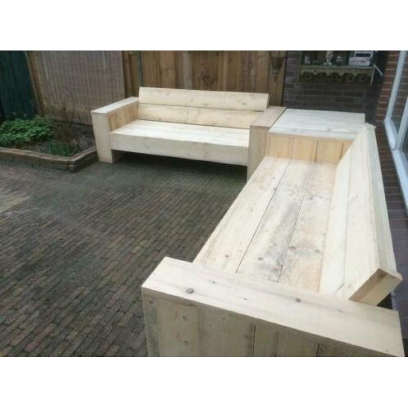 Loungebanken van nieuw steigerhout