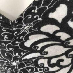 3220 Elegante zwart/witte jurk BROOKER; Mt= 38 Nieuwstaat"