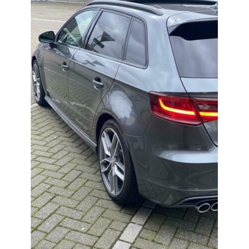 Audi A3 2.0 TDI 135KW Sportback Aut 2016 Grijs Quattro B&O
