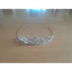 Tiara / Diadeem zo goed als nieuw