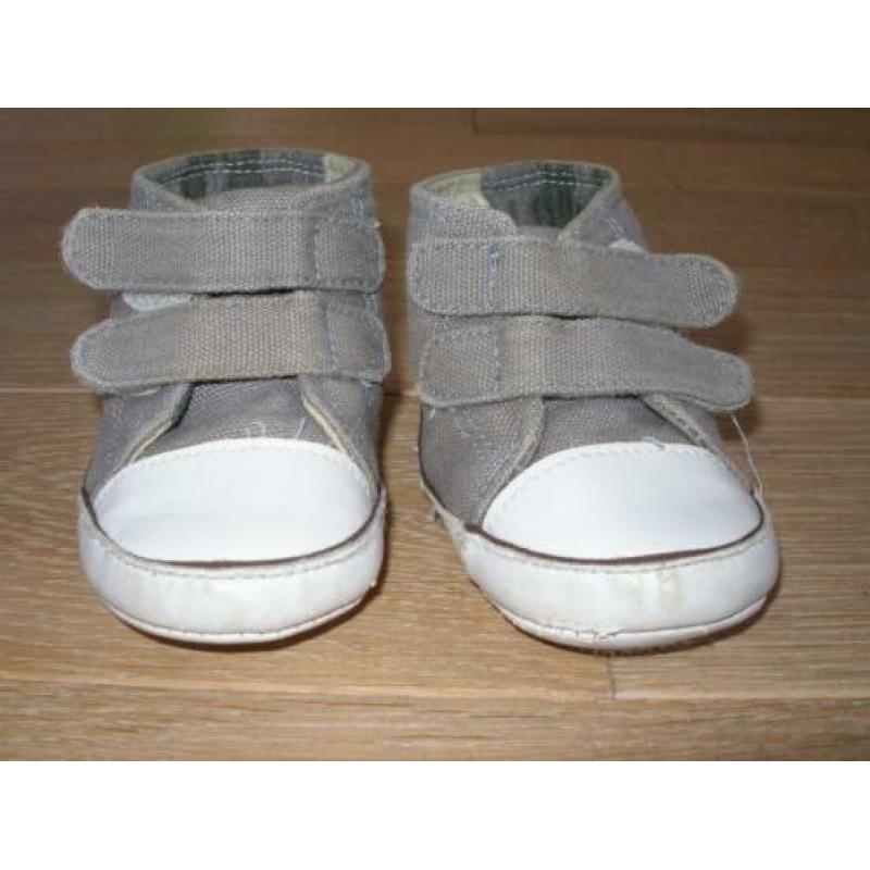 Grijze babyschoentjes, maat 19
