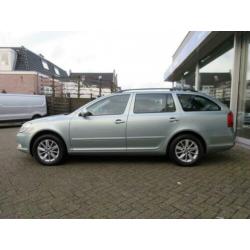 Skoda Octavia Combi 1.4 TSI Ambition Automaat/ Airco/ Trekha