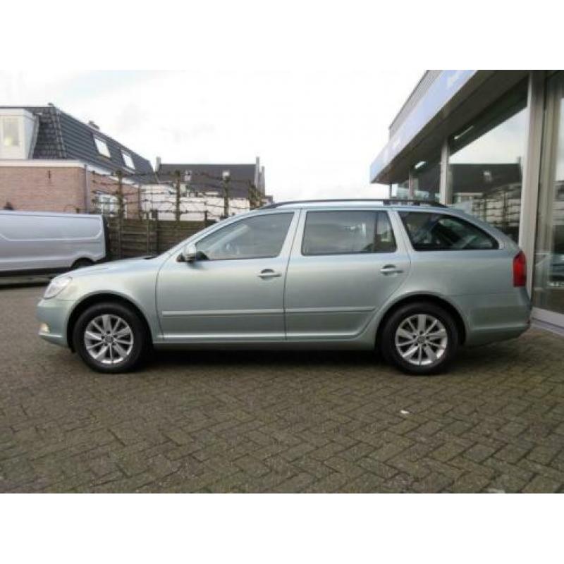 Skoda Octavia Combi 1.4 TSI Ambition Automaat/ Airco/ Trekha