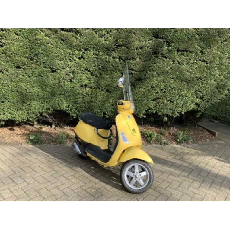 Vespa LX 50 | 4 takt | geel kenteken | unieke kleur