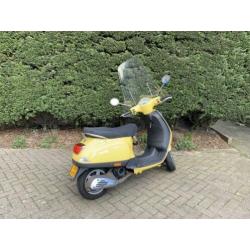 Vespa LX 50 | 4 takt | geel kenteken | unieke kleur