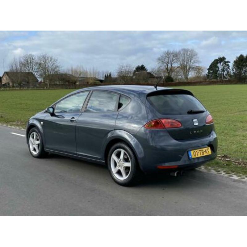 Seat Leon 2.0 FSI 16V | AIRCO | LM | 2006 Grijs