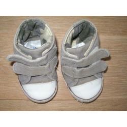 Grijze babyschoentjes, maat 19