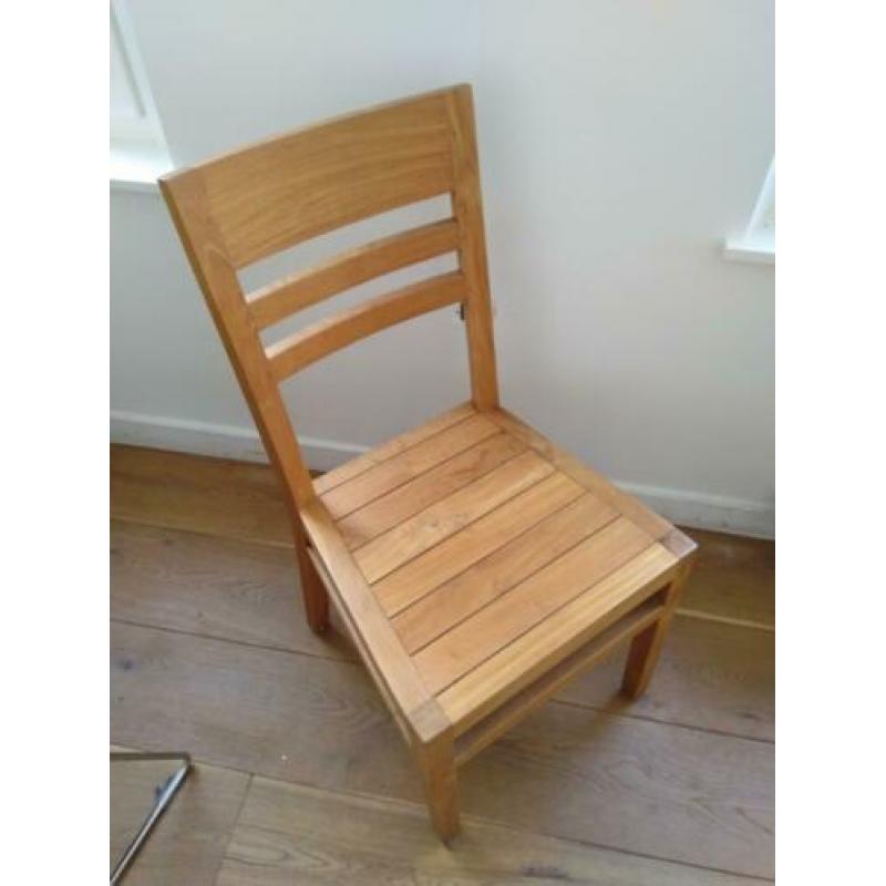 4 of 6 houten eetkamerstoelen
