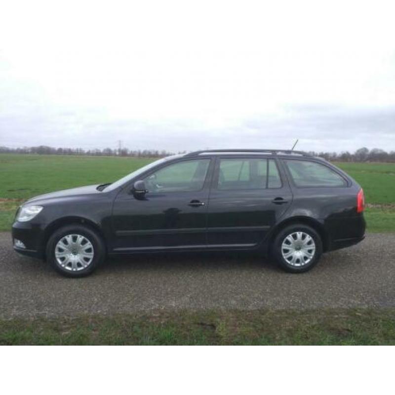 Skoda Octavia Combi 1.2 TSI Ambition airco cv bj 2012 apk 2-