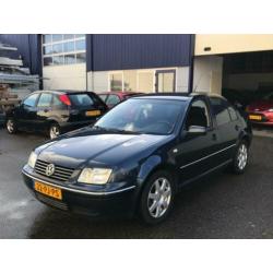 Volkswagen Bora 1.6-16V FSI Turijn Cruise/ Climate/ NAP/ APK