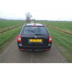 Skoda Octavia Combi 1.2 TSI Ambition airco cv bj 2012 apk 2-