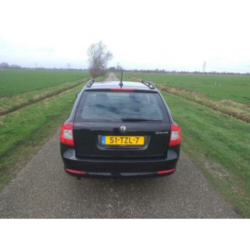 Skoda Octavia Combi 1.2 TSI Ambition airco cv bj 2012 apk 2-