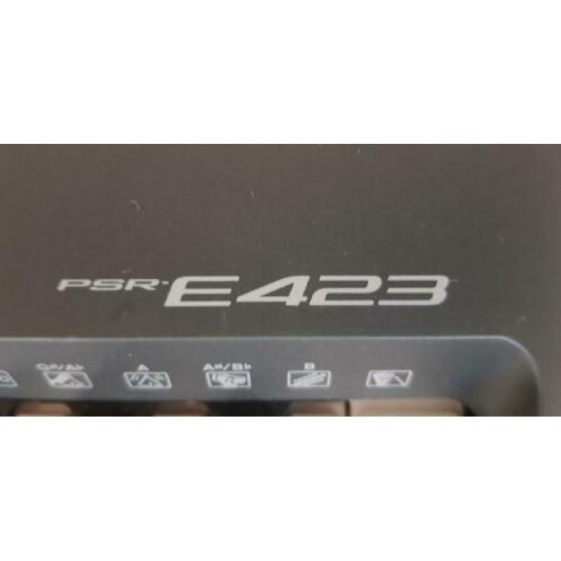 Keyboard Yamaha PSR E423