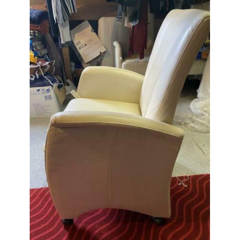 Crème kleurige lederen eettafelstoelen! 4 stuks