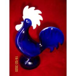 ,,goebel" haan in donkerblauw en wit geglazuurd porselein