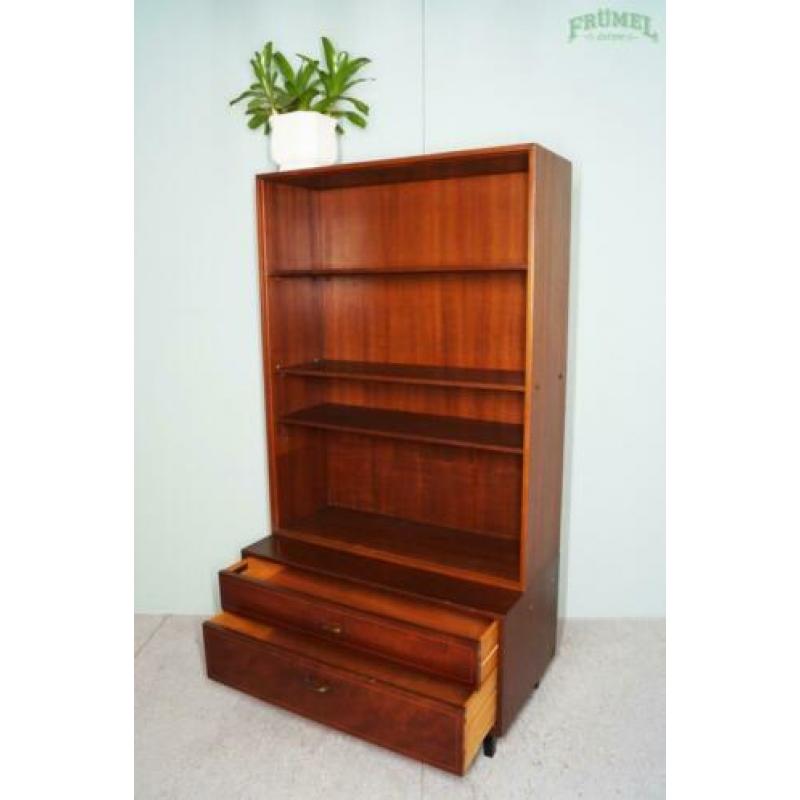 Vintage boekenkast ‘formule-meubelen’
