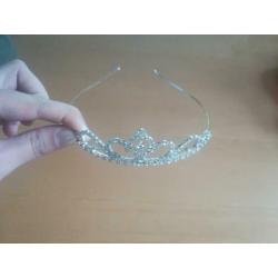 Tiara / Diadeem zo goed als nieuw