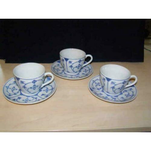 Drie saksische blauwe kopjes (A17 3078)