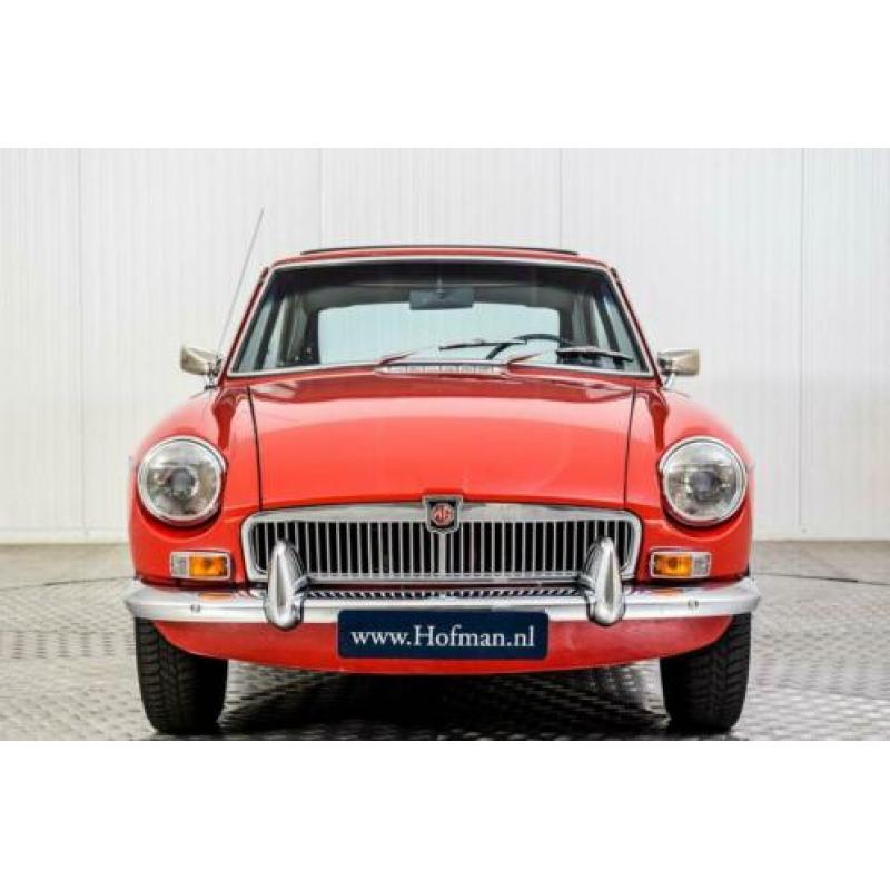 MG B MGB GT - Overdrive & Sunroof 50.000 km! (bj 1968)