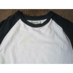 N77: Pull&Bear T-shirt baseball wit blauw mt S ZGAN. Wit m