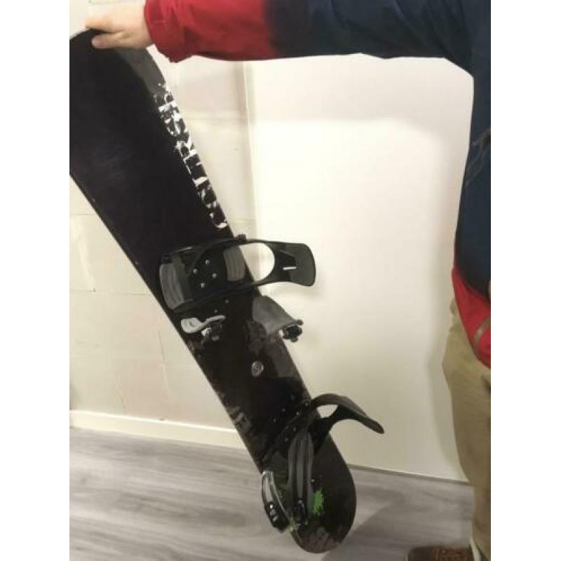 Snowboard 165 me bindingen