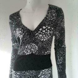 3220 Elegante zwart/witte jurk BROOKER; Mt= 38 Nieuwstaat"