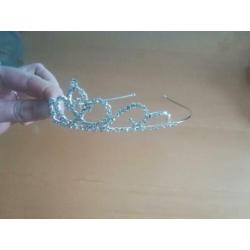 Tiara / Diadeem zo goed als nieuw