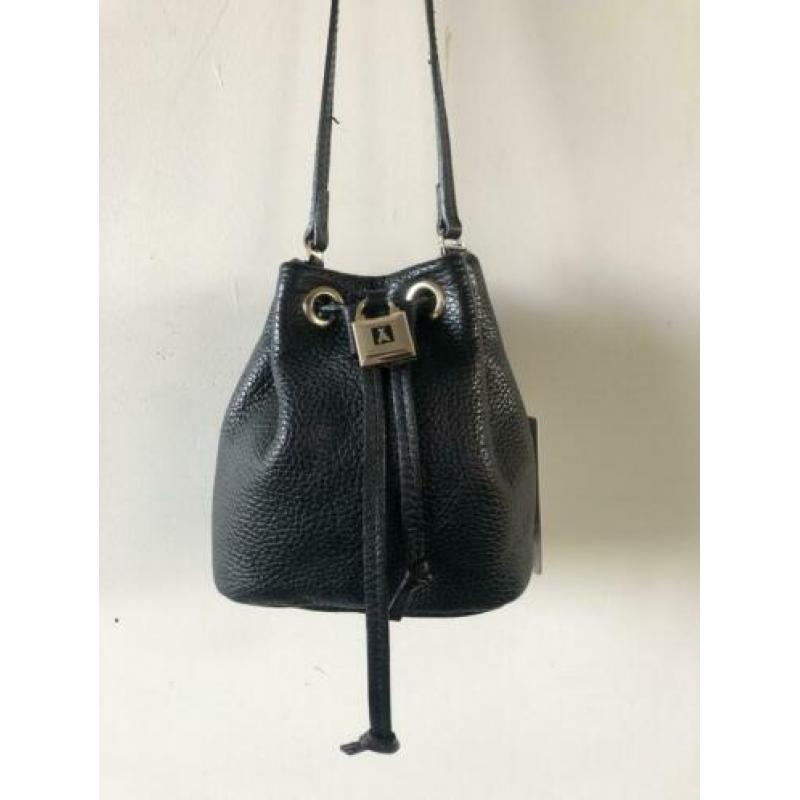 Patrizia Pepe bucket bag leer