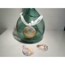 Ketting met 2 schelpenhangers en armband