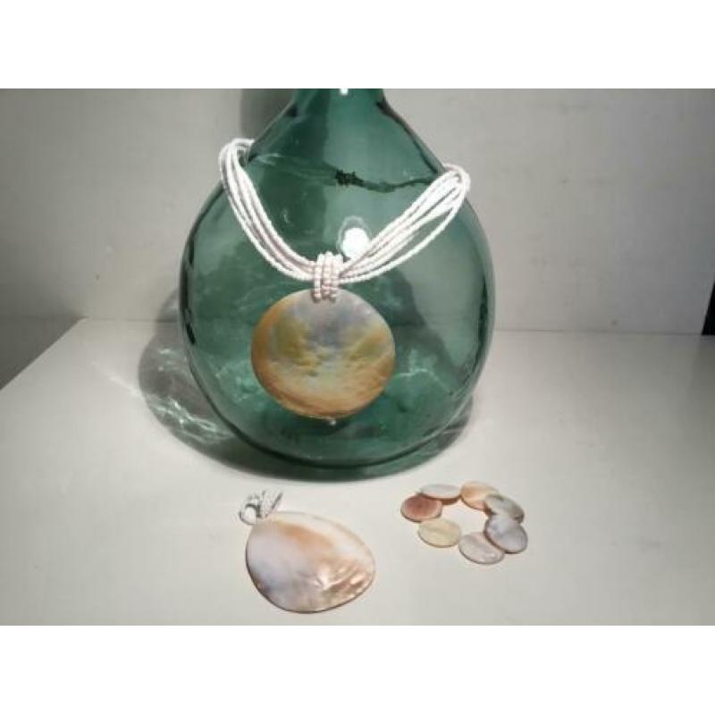 Ketting met 2 schelpenhangers en armband
