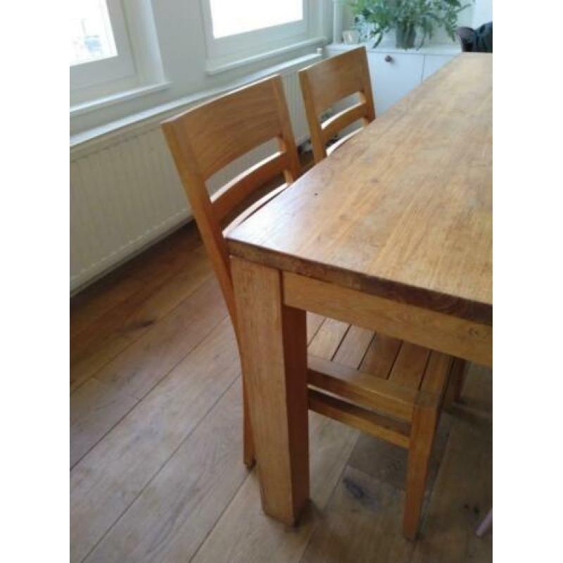 4 of 6 houten eetkamerstoelen